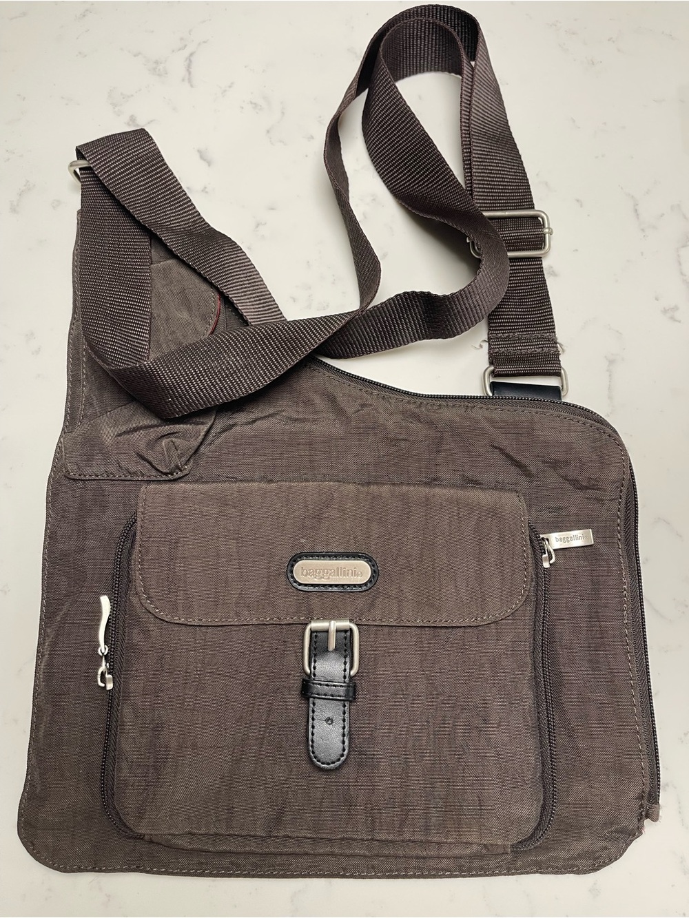 Baggallini Zealand Brown Travel Organizer Crossbody